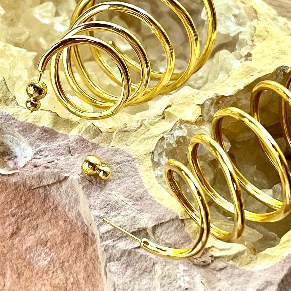 ๐บ๐HP๐๐บ NWT Cult Gaia Ezlynn Gold Serpentine Earrings - Picture 12 of 16